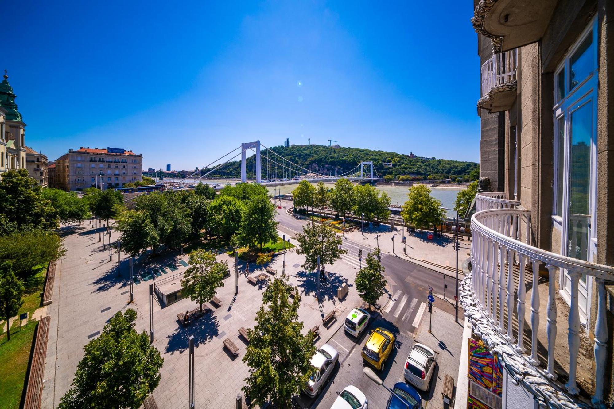Budapest Riverfront Suite Esterno foto